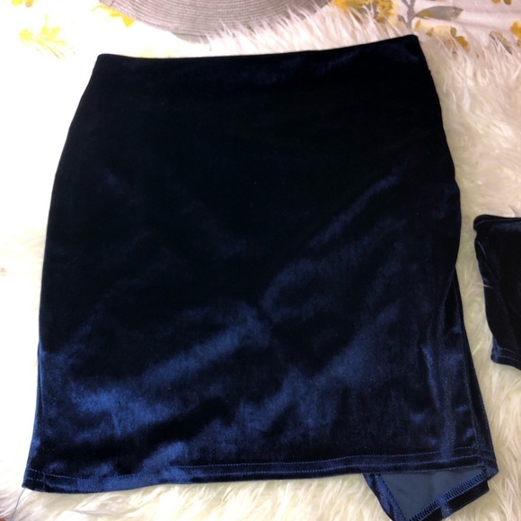 NWT NASTY GAL Love So Soft Crop Top Skirt Set Sz 8 - Picture 3 of 8